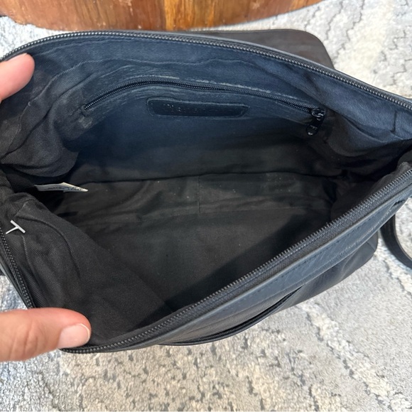 Tignanello Vintage Saddlebag Black Leather Handbag Crossbody Bag - Picture 11 of 13